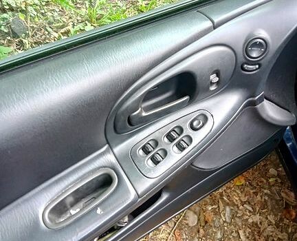 Синий Додж Интрепид, объемом двигателя 2.7 л и пробегом 0 тыс. км за 2999 $, фото 1 на Automoto.ua