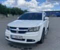 Белый Додж Джорни, объемом двигателя 2 л и пробегом 300 тыс. км за 8200 $, фото 1 на Automoto.ua