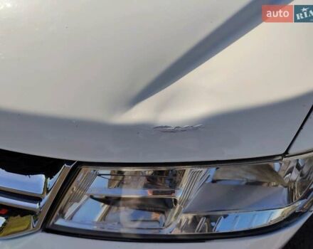 Белый Додж Джорни, объемом двигателя 2.4 л и пробегом 212 тыс. км за 8700 $, фото 5 на Automoto.ua