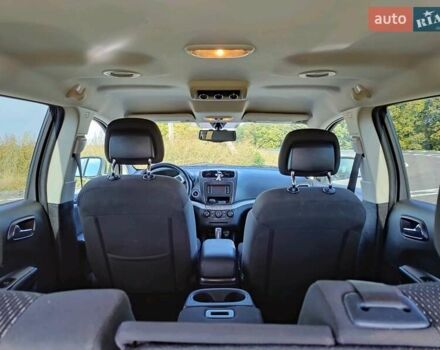 Белый Додж Джорни, объемом двигателя 2.4 л и пробегом 212 тыс. км за 8700 $, фото 7 на Automoto.ua