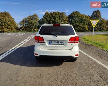Белый Додж Джорни, объемом двигателя 2.4 л и пробегом 212 тыс. км за 8700 $, фото 2 на Automoto.ua