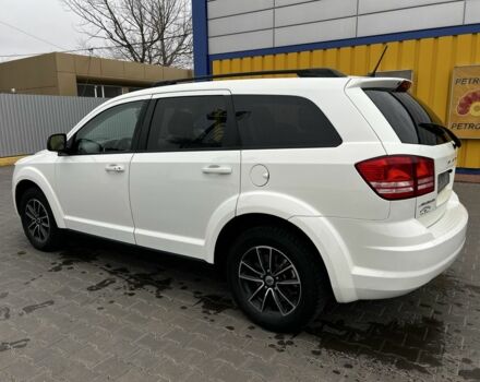 Белый Додж Джорни, объемом двигателя 2.4 л и пробегом 122 тыс. км за 11000 $, фото 3 на Automoto.ua