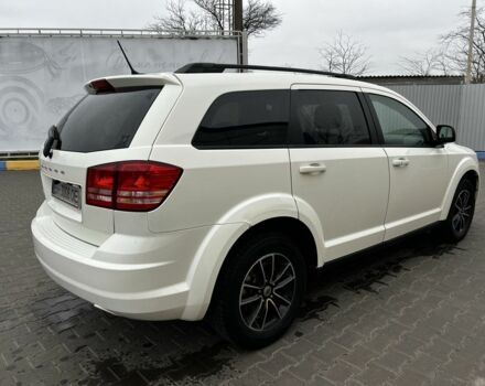 Белый Додж Джорни, объемом двигателя 2.4 л и пробегом 122 тыс. км за 11000 $, фото 5 на Automoto.ua