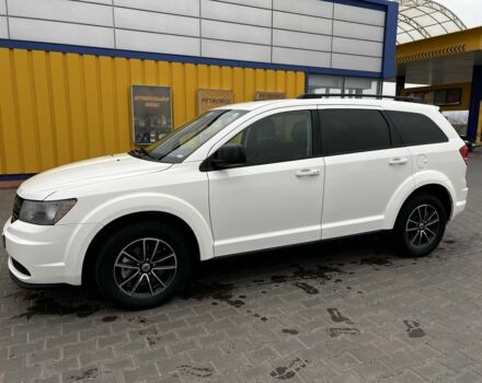 Белый Додж Джорни, объемом двигателя 2.4 л и пробегом 122 тыс. км за 11000 $, фото 2 на Automoto.ua