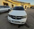 Белый Додж Джорни, объемом двигателя 2 л и пробегом 299 тыс. км за 8000 $, фото 1 на Automoto.ua