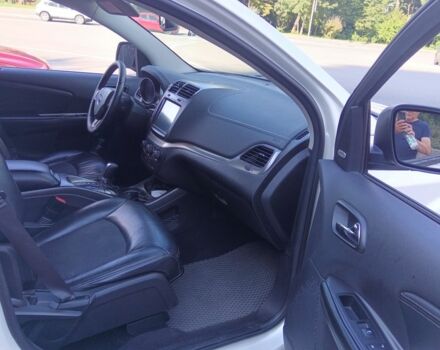 Белый Додж Джорни, объемом двигателя 2.4 л и пробегом 265 тыс. км за 9500 $, фото 7 на Automoto.ua