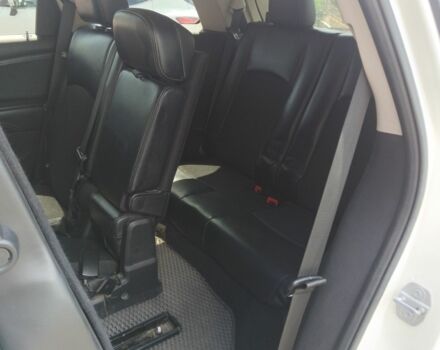 Белый Додж Джорни, объемом двигателя 2.4 л и пробегом 265 тыс. км за 9500 $, фото 5 на Automoto.ua