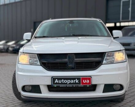 Белый Додж Джорни, объемом двигателя 2 л и пробегом 220 тыс. км за 7600 $, фото 1 на Automoto.ua