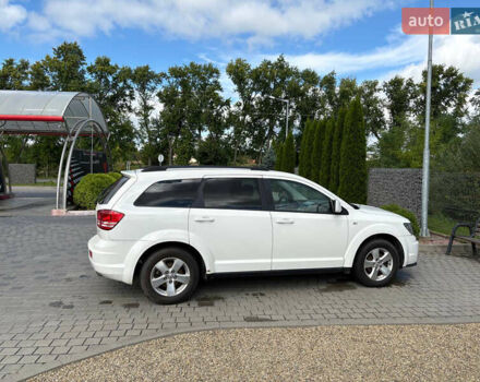 Белый Додж Джорни, объемом двигателя 2 л и пробегом 200 тыс. км за 7600 $, фото 5 на Automoto.ua