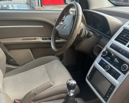 Белый Додж Джорни, объемом двигателя 2 л и пробегом 200 тыс. км за 7600 $, фото 6 на Automoto.ua