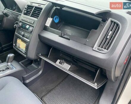 Белый Додж Джорни, объемом двигателя 2 л и пробегом 248 тыс. км за 8300 $, фото 11 на Automoto.ua