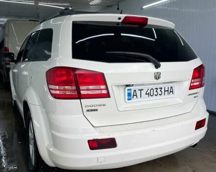 Белый Додж Джорни, объемом двигателя 1.97 л и пробегом 228 тыс. км за 7900 $, фото 4 на Automoto.ua