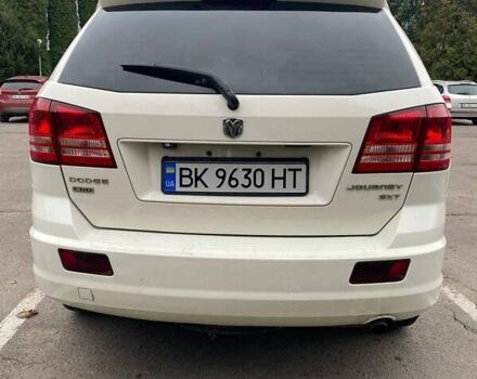 Белый Додж Джорни, объемом двигателя 2 л и пробегом 248 тыс. км за 8300 $, фото 1 на Automoto.ua