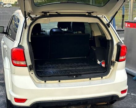 Білий Додж Джорні, об'ємом двигуна 2.4 л та пробігом 310 тис. км за 8700 $, фото 6 на Automoto.ua