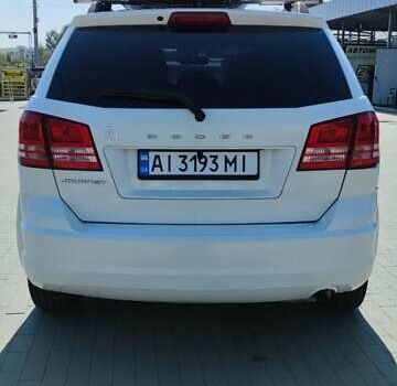 Белый Додж Джорни, объемом двигателя 2.36 л и пробегом 240 тыс. км за 9300 $, фото 4 на Automoto.ua