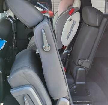 Белый Додж Джорни, объемом двигателя 2.36 л и пробегом 240 тыс. км за 9300 $, фото 3 на Automoto.ua