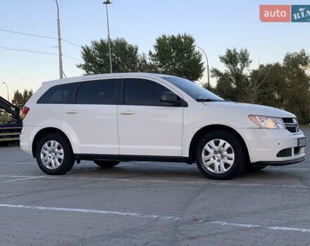 Білий Додж Джорні, об'ємом двигуна 2.36 л та пробігом 212 тис. км за 7777 $, фото 5 на Automoto.ua