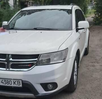 Білий Додж Джорні, об'ємом двигуна 2.36 л та пробігом 200 тис. км за 10000 $, фото 1 на Automoto.ua