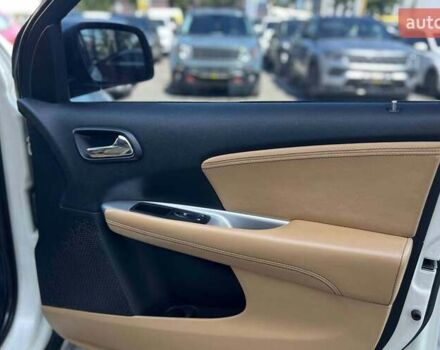 Білий Додж Джорні, об'ємом двигуна 2.36 л та пробігом 161 тис. км за 10990 $, фото 21 на Automoto.ua