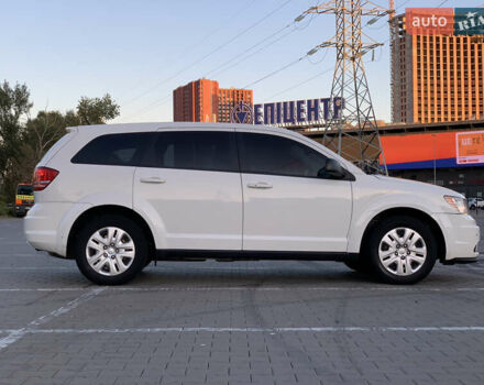 Білий Додж Джорні, об'ємом двигуна 2.36 л та пробігом 212 тис. км за 7777 $, фото 4 на Automoto.ua