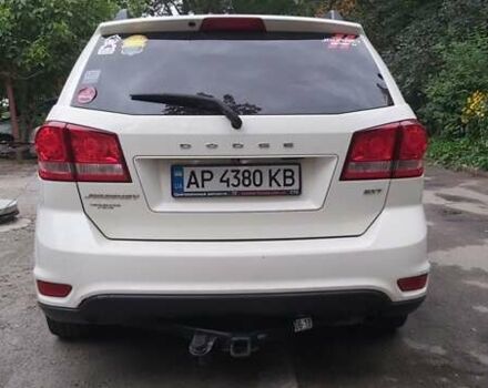 Білий Додж Джорні, об'ємом двигуна 2.36 л та пробігом 200 тис. км за 10000 $, фото 3 на Automoto.ua