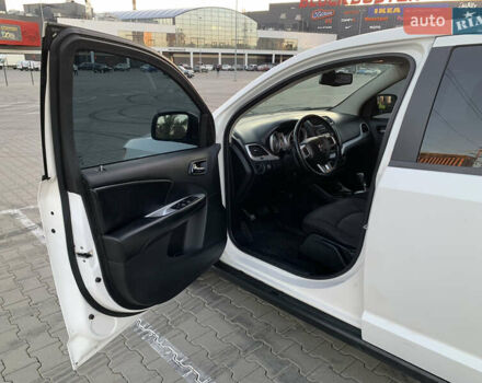 Білий Додж Джорні, об'ємом двигуна 2.36 л та пробігом 212 тис. км за 7777 $, фото 8 на Automoto.ua