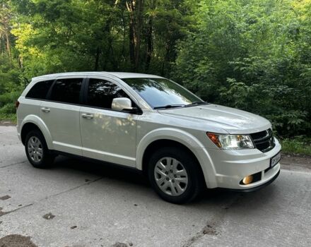 Белый Додж Джорни, объемом двигателя 2.4 л и пробегом 196 тыс. км за 9200 $, фото 3 на Automoto.ua