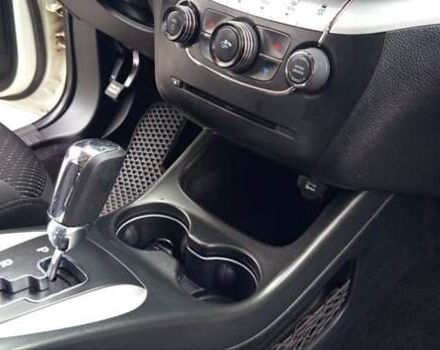 Белый Додж Джорни, объемом двигателя 2.36 л и пробегом 202 тыс. км за 8400 $, фото 24 на Automoto.ua