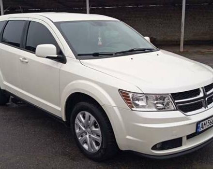 Белый Додж Джорни, объемом двигателя 2.36 л и пробегом 202 тыс. км за 8400 $, фото 4 на Automoto.ua