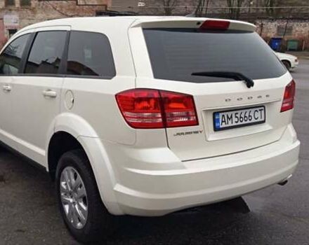 Белый Додж Джорни, объемом двигателя 2.36 л и пробегом 202 тыс. км за 8400 $, фото 3 на Automoto.ua