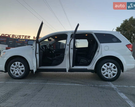 Білий Додж Джорні, об'ємом двигуна 2.36 л та пробігом 212 тис. км за 7777 $, фото 6 на Automoto.ua