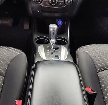 Белый Додж Джорни, объемом двигателя 2.36 л и пробегом 204 тыс. км за 10000 $, фото 22 на Automoto.ua