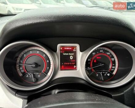 Білий Додж Джорні, об'ємом двигуна 2.4 л та пробігом 121 тис. км за 10290 $, фото 19 на Automoto.ua