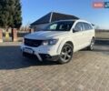 Белый Додж Джорни, объемом двигателя 2.36 л и пробегом 205 тыс. км за 8800 $, фото 1 на Automoto.ua