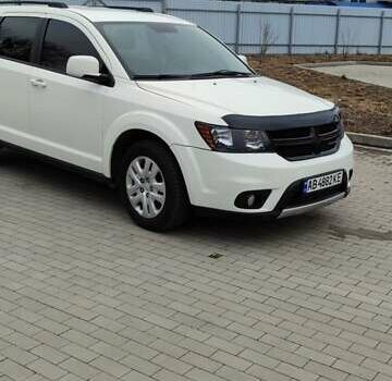 Белый Додж Джорни, объемом двигателя 2.36 л и пробегом 204 тыс. км за 10000 $, фото 7 на Automoto.ua