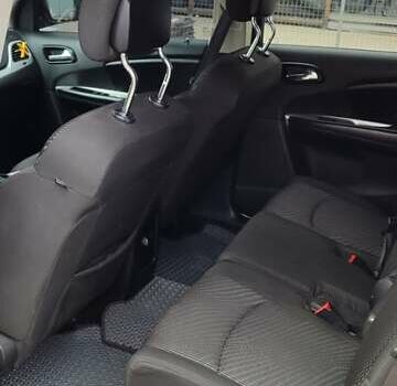 Белый Додж Джорни, объемом двигателя 2.36 л и пробегом 204 тыс. км за 10000 $, фото 10 на Automoto.ua