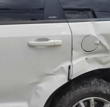 Белый Додж Джорни, объемом двигателя 2.36 л и пробегом 168 тыс. км за 3200 $, фото 10 на Automoto.ua