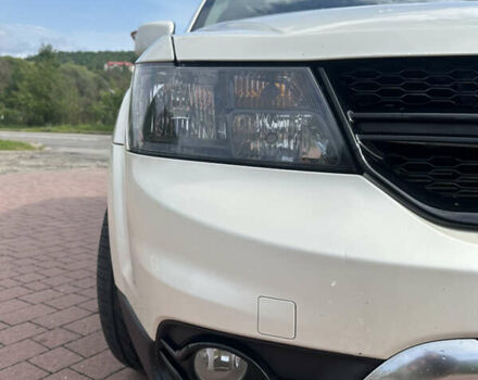 Белый Додж Джорни, объемом двигателя 2.36 л и пробегом 153 тыс. км за 12500 $, фото 2 на Automoto.ua