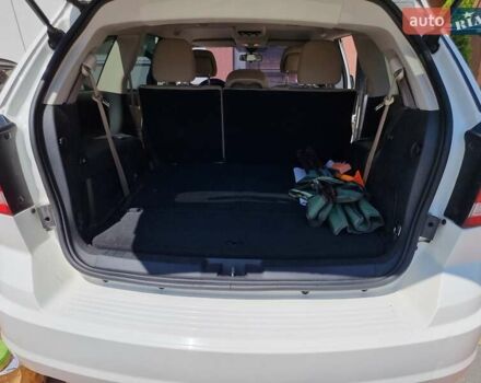 Белый Додж Джорни, объемом двигателя 2.36 л и пробегом 184 тыс. км за 11200 $, фото 18 на Automoto.ua