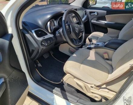 Белый Додж Джорни, объемом двигателя 2.36 л и пробегом 184 тыс. км за 11200 $, фото 9 на Automoto.ua