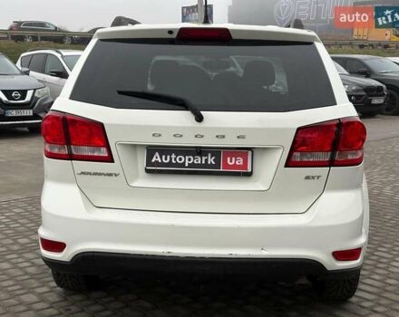 Білий Додж Джорні, об'ємом двигуна 2.4 л та пробігом 121 тис. км за 10290 $, фото 7 на Automoto.ua