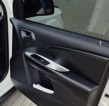 Белый Додж Джорни, объемом двигателя 2.36 л и пробегом 204 тыс. км за 10000 $, фото 14 на Automoto.ua