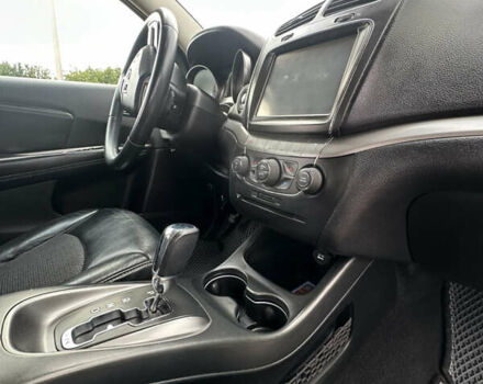 Белый Додж Джорни, объемом двигателя 2.36 л и пробегом 153 тыс. км за 12500 $, фото 61 на Automoto.ua