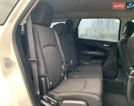 Білий Додж Джорні, об'ємом двигуна 2.36 л та пробігом 160 тис. км за 11490 $, фото 9 на Automoto.ua
