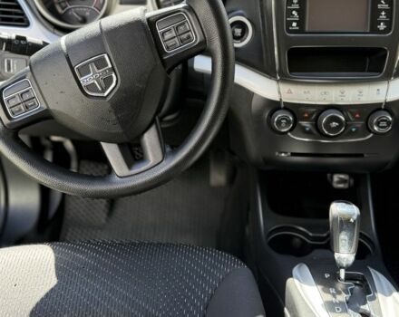 Білий Додж Джорні, об'ємом двигуна 2.4 л та пробігом 183 тис. км за 11500 $, фото 3 на Automoto.ua