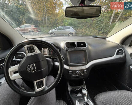 Білий Додж Джорні, об'ємом двигуна 2.36 л та пробігом 121 тис. км за 11100 $, фото 8 на Automoto.ua