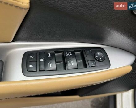 Білий Додж Джорні, об'ємом двигуна 3.6 л та пробігом 204 тис. км за 12000 $, фото 26 на Automoto.ua