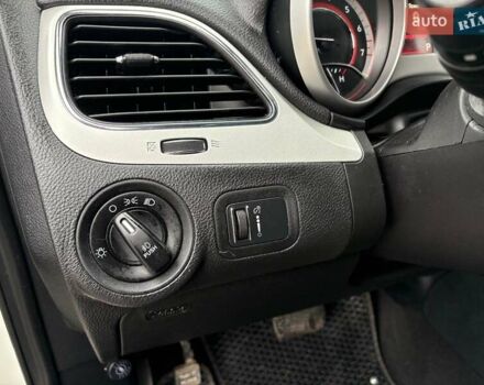 Білий Додж Джорні, об'ємом двигуна 2.4 л та пробігом 121 тис. км за 10290 $, фото 15 на Automoto.ua