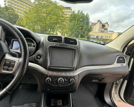 Белый Додж Джорни, объемом двигателя 2.36 л и пробегом 153 тыс. км за 12500 $, фото 67 на Automoto.ua