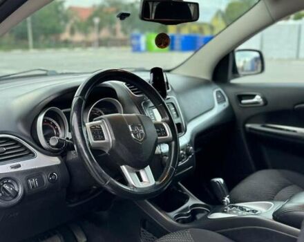 Белый Додж Джорни, объемом двигателя 2.36 л и пробегом 213 тыс. км за 9300 $, фото 5 на Automoto.ua